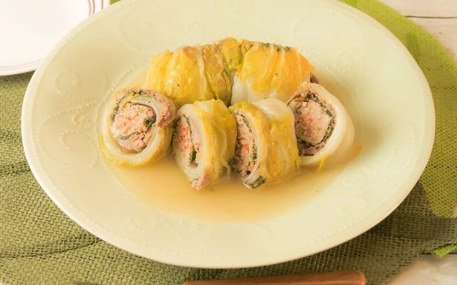 Stuffed Wagyu Nappa Cabbage Roll (Recipe + Video)