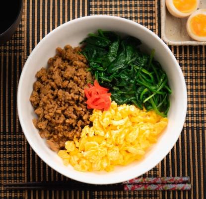 How to Make Soboro Don(Japanese Ground Pork Bowl)