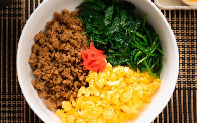 How to Make Soboro Don(Japanese Ground Pork Bowl)