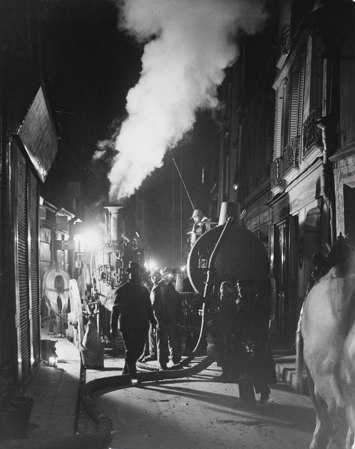 Cesspool cleaners with their pump, Rue Rambuteau