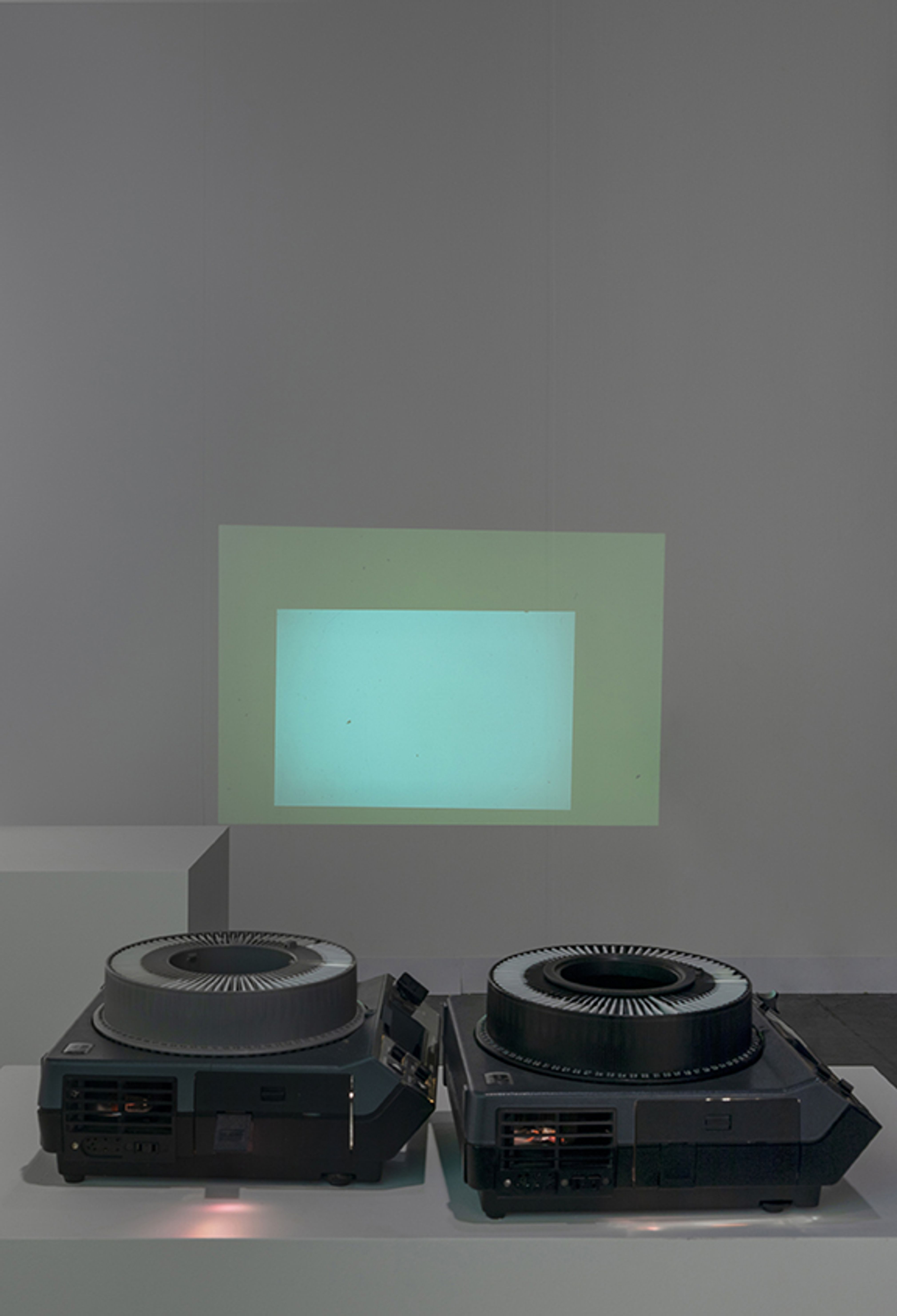 Interacting Color, the static in between nihilism and nostalgia