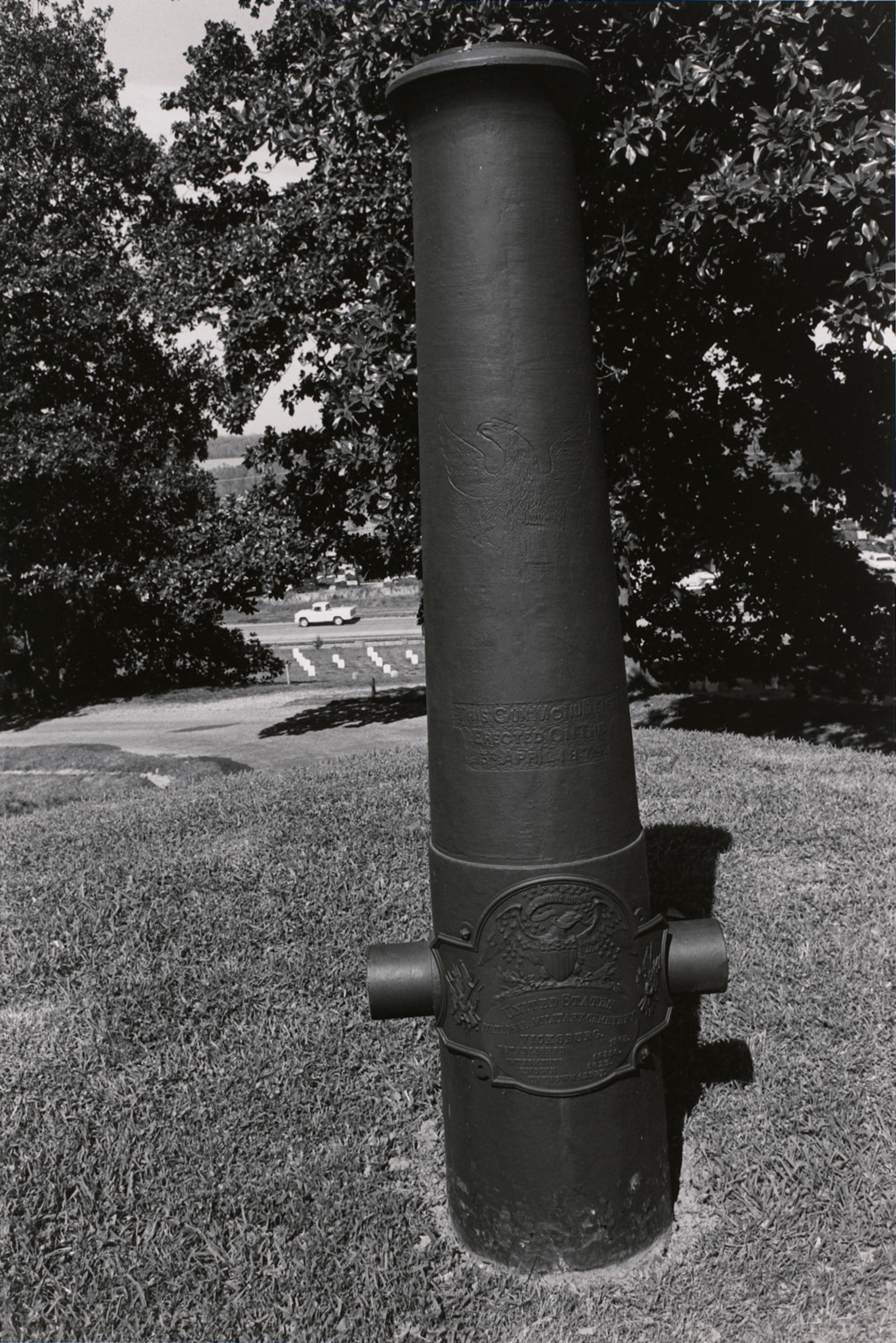 Gun Monument. Military Cemetary. Vicksburg