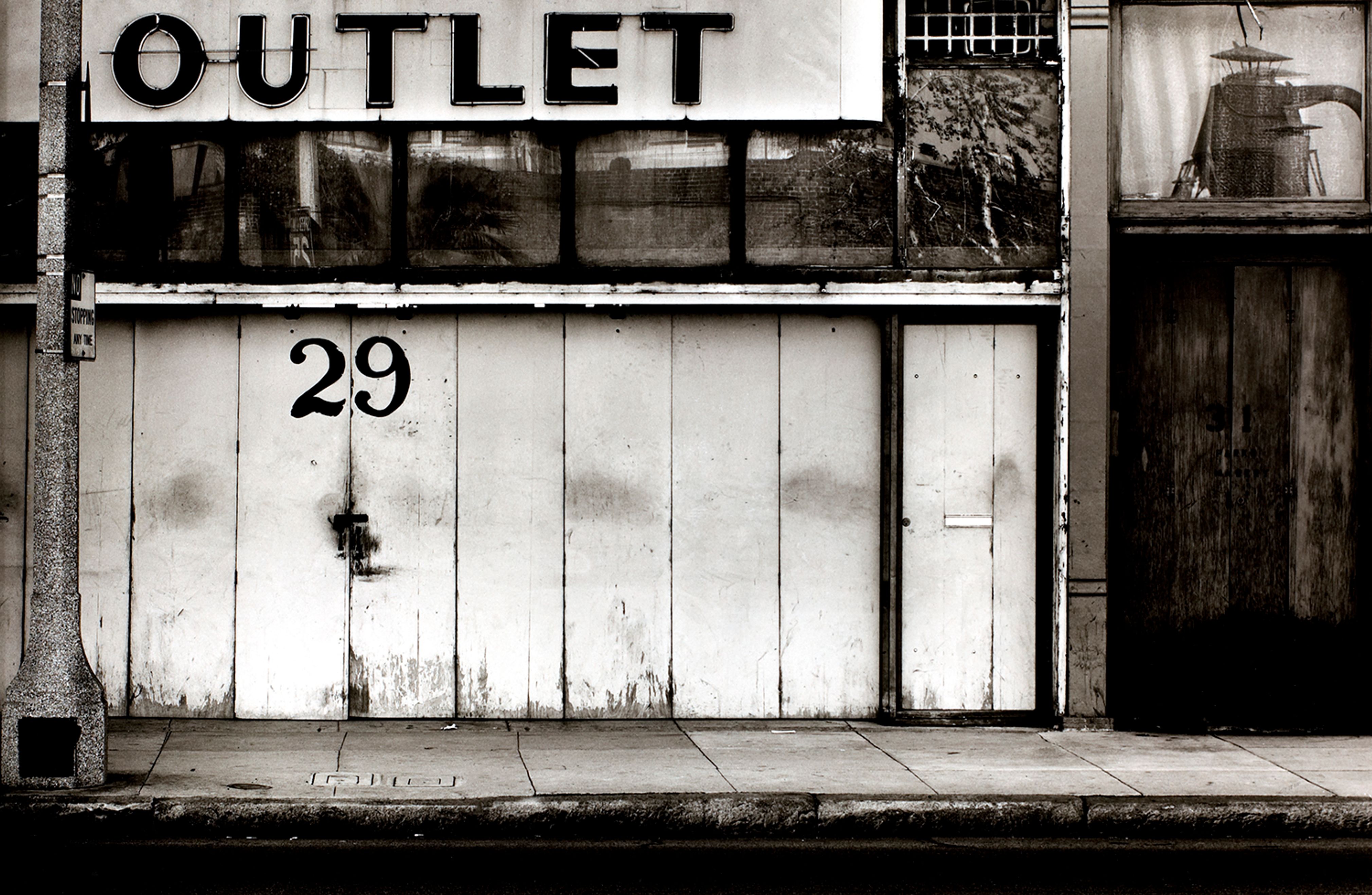 Outlet 29, Pasadena