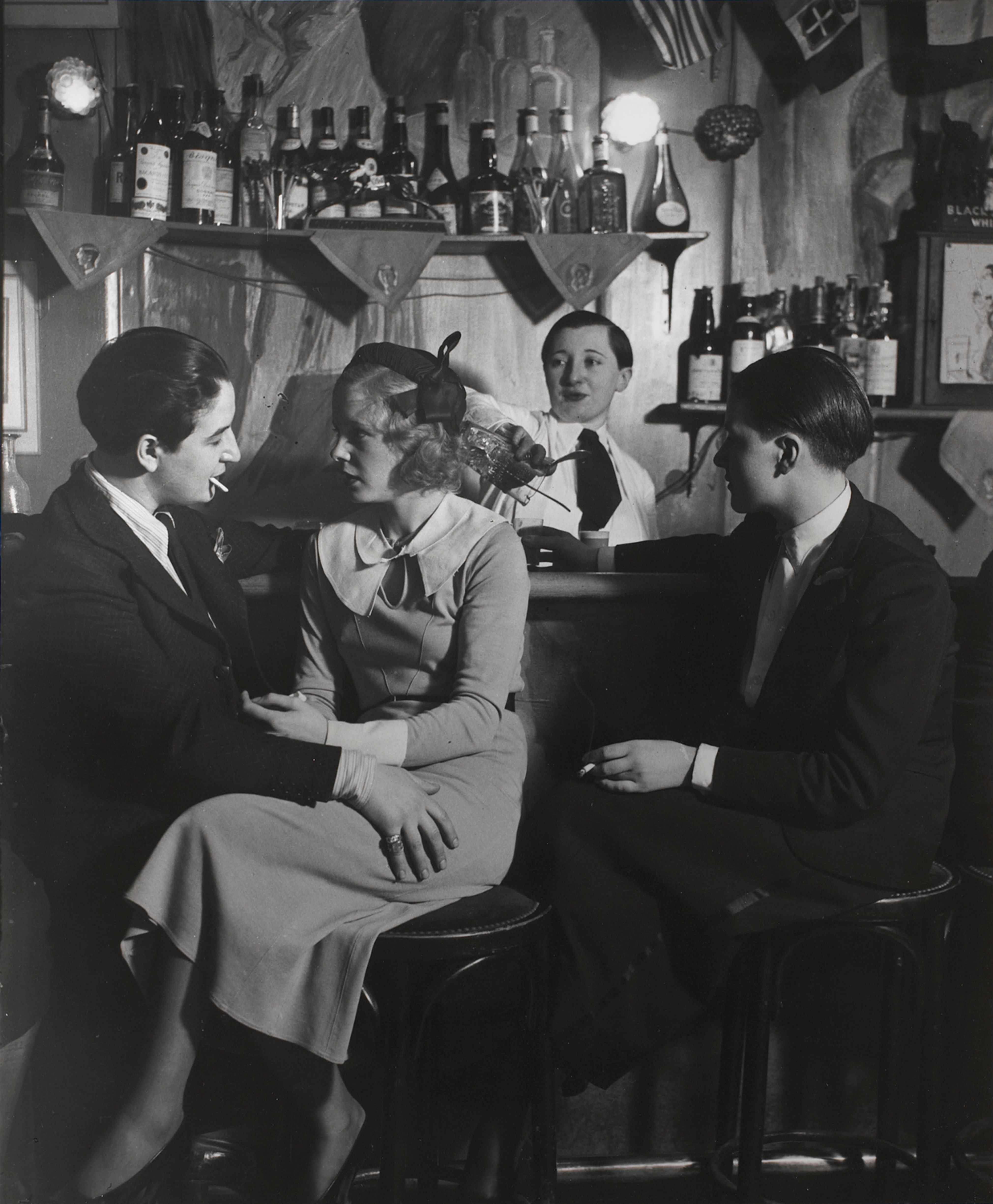 Le Monocle, the bar. On the left is Lulu de Montparnasse
