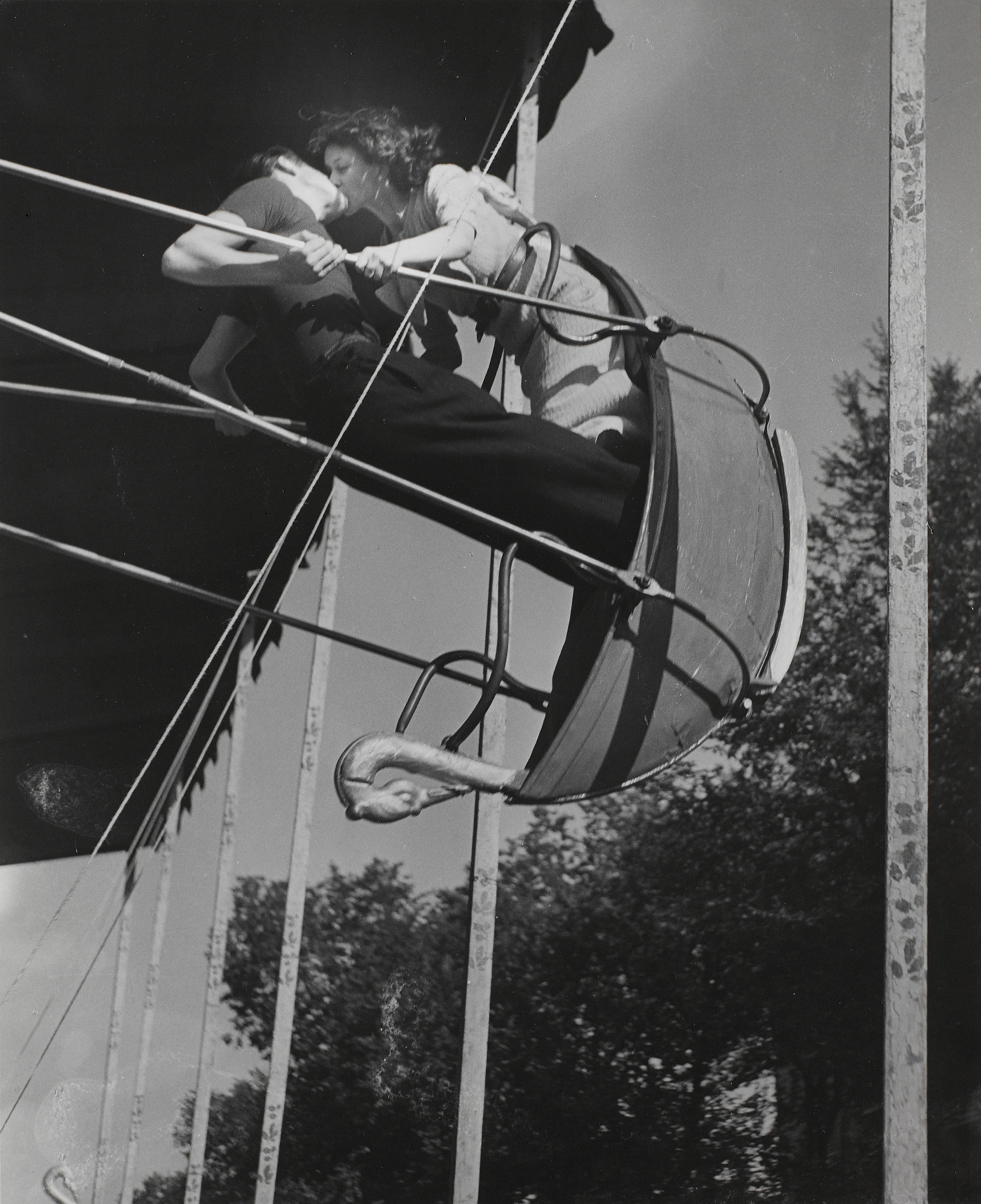 A kiss on the giant swing, Boulevard Saint-Jacques