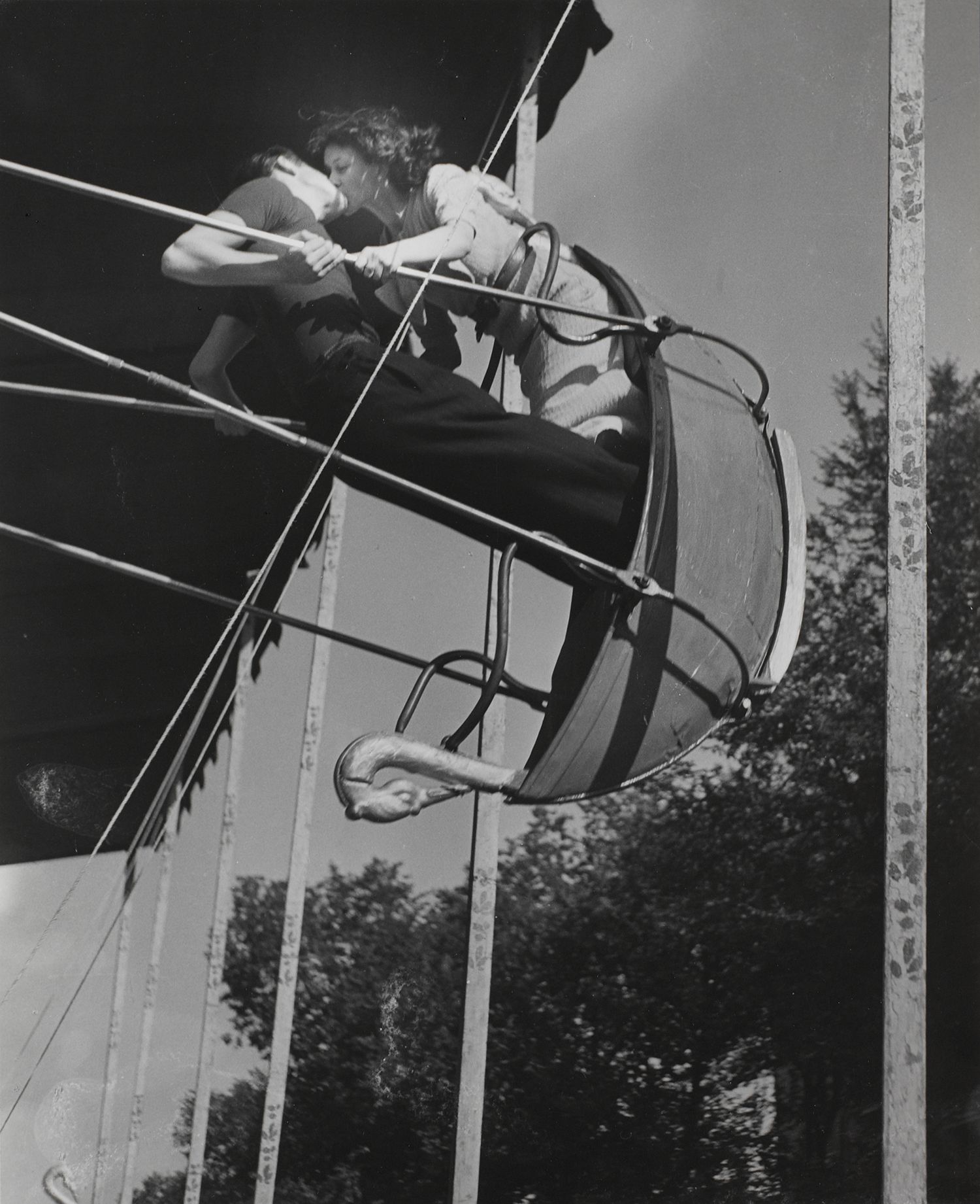A kiss on the giant swing, Boulevard Saint-Jacques