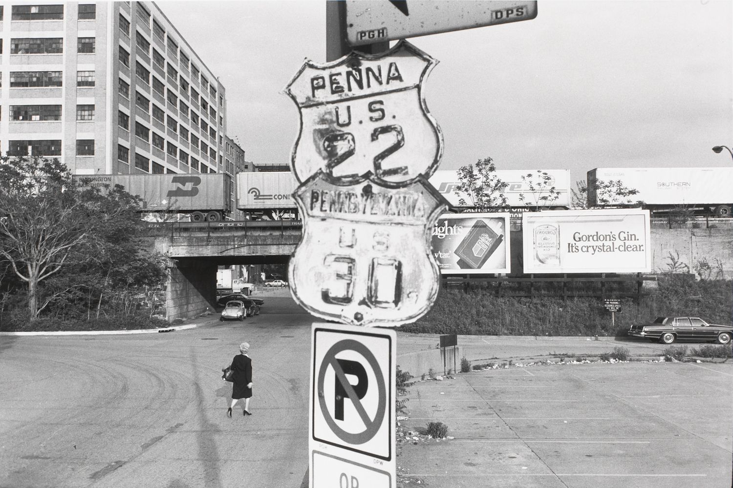 PITTSBURGH, PENNSYLVANIA (road signs)