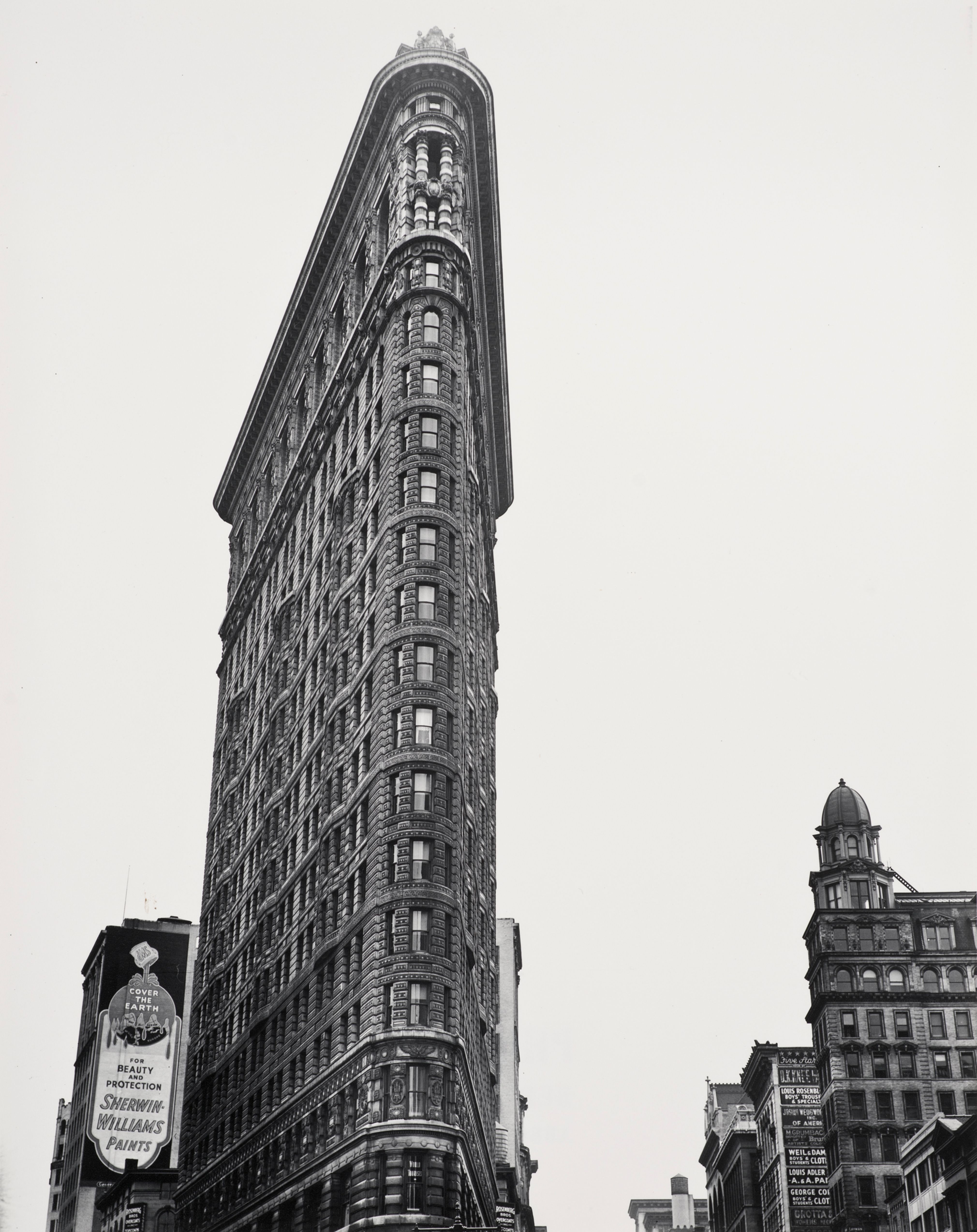 Flat Iron Building, (Broadway & 5th Avenue), New York