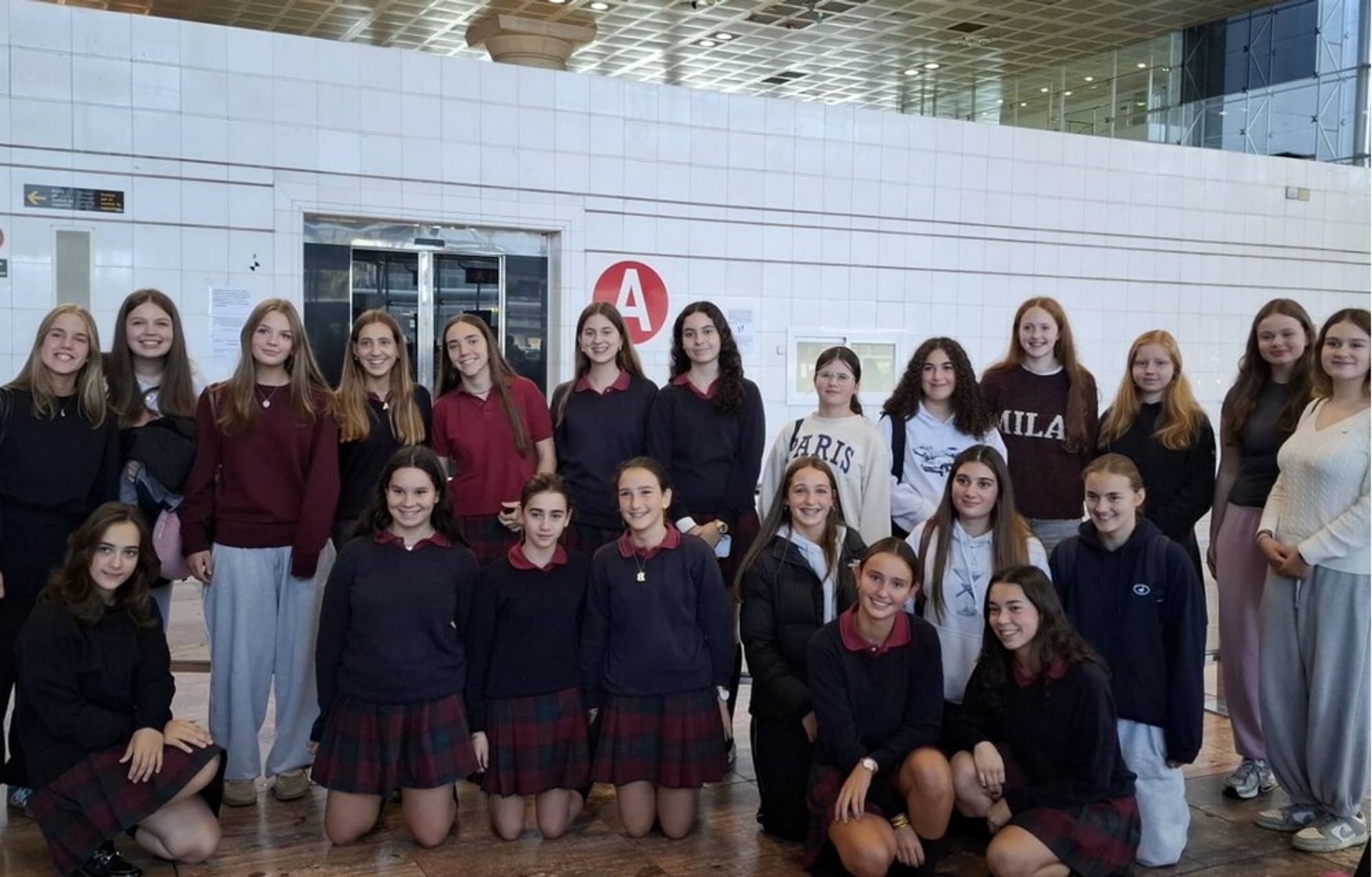 La Vall recibe a las alumnas de intercambio de Sheffield Girls’ School