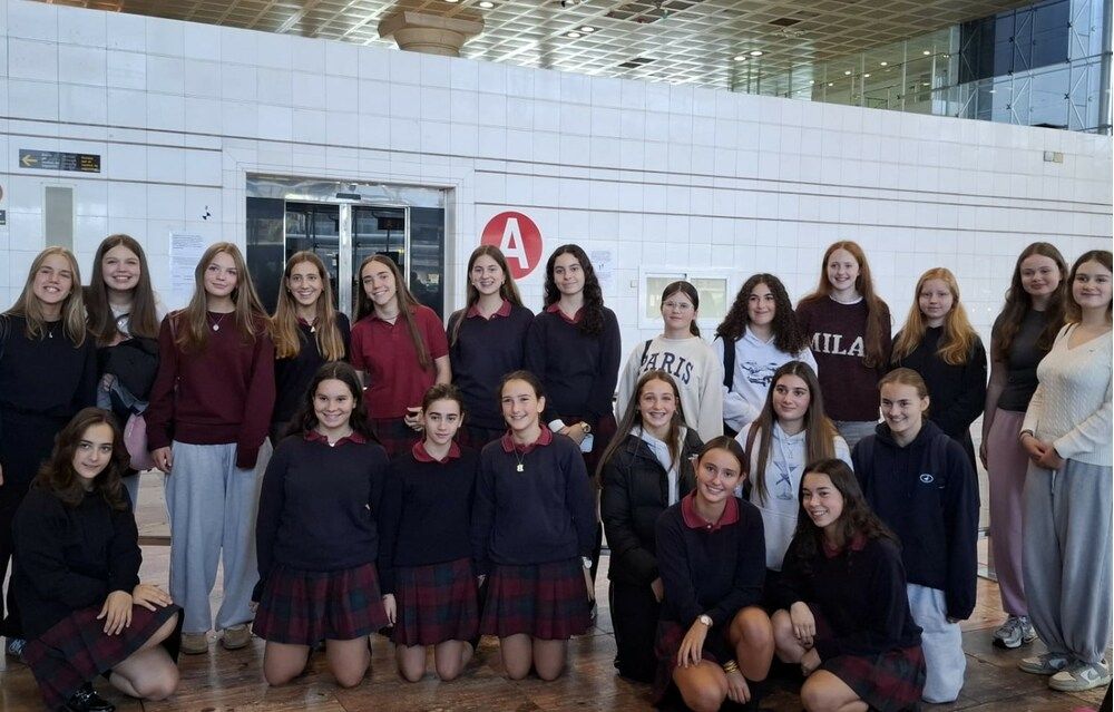 La Vall recibe a las alumnas de intercambio de Sheffield Girls’ School