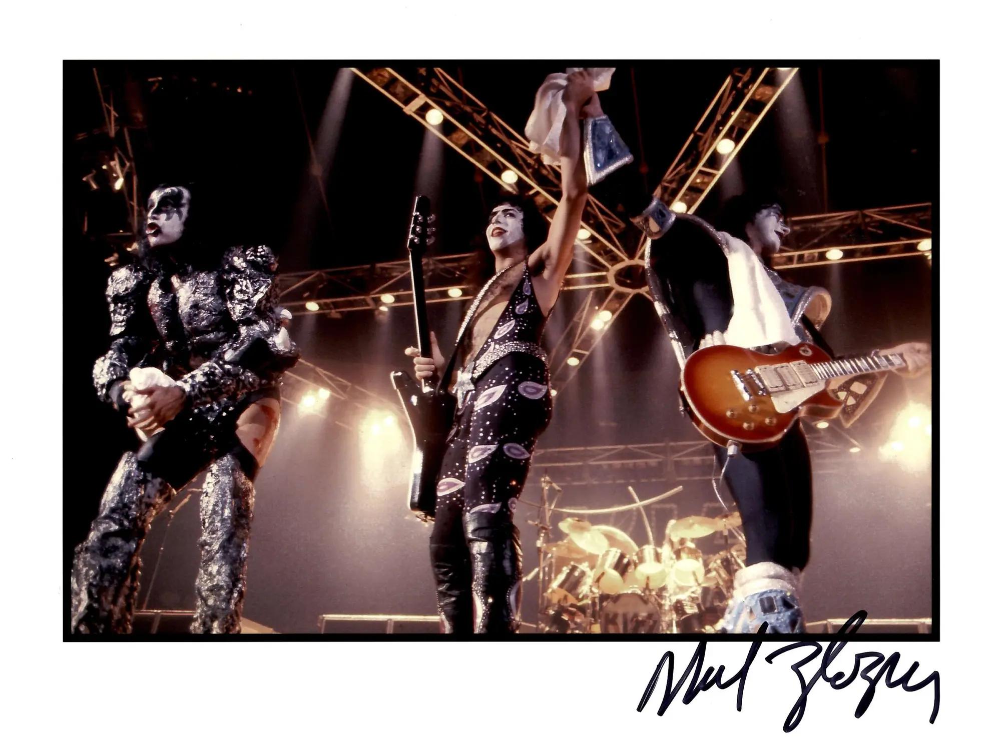 Lesley Roy レスリー ロイ プレート ２枚セット 70905 Ace Frehley's Most-Played Guitar Heads to Auction: 1975 'Budokan