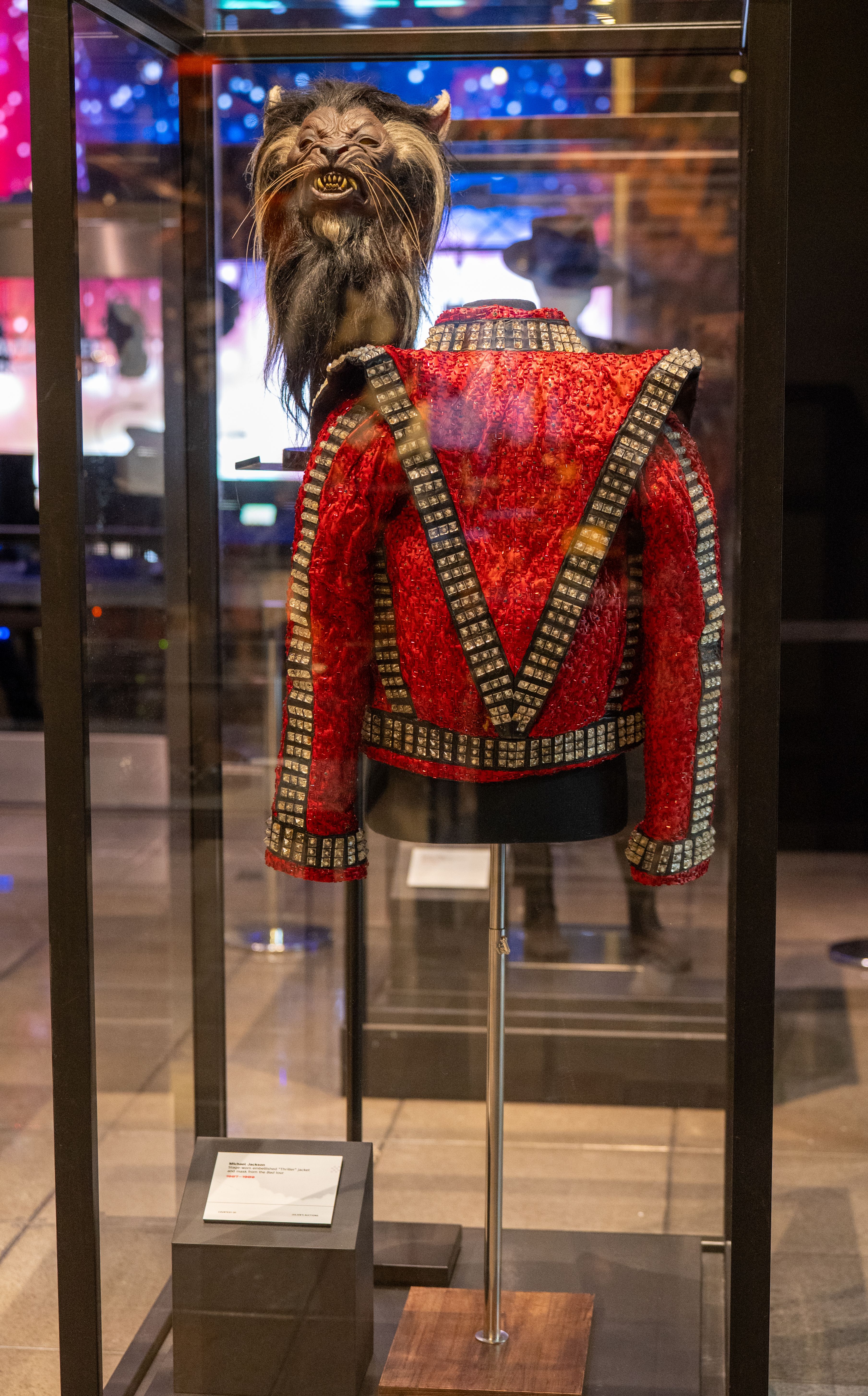 Julien's Auctions Brings Michael Jackson's Wardrobe to MoPOP