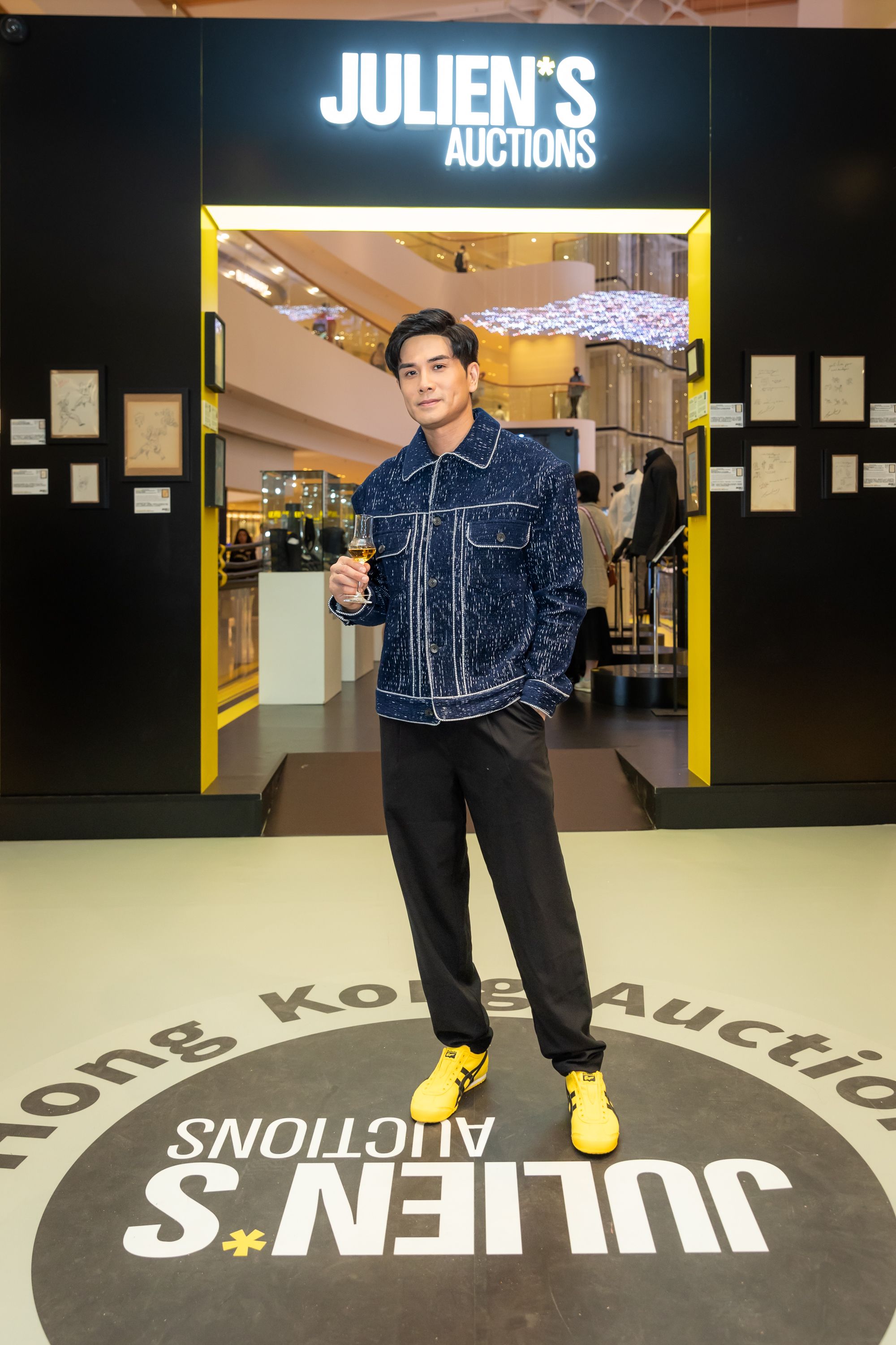 Julien's AUCTIONS 【LEGENDS】です Julien's 'Legends in Motion' Exhibition Opens in Hong Kong