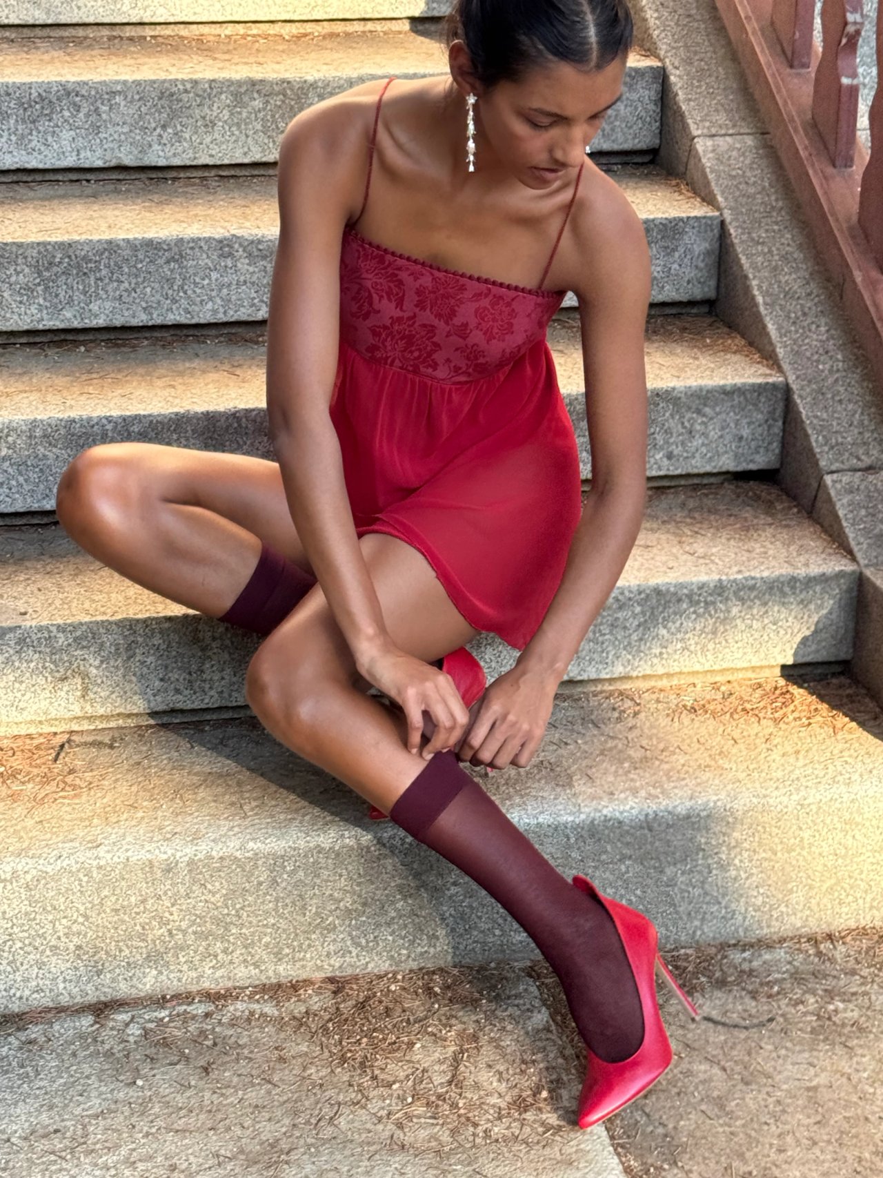 Desire Red Dress — Foto 6 de 7