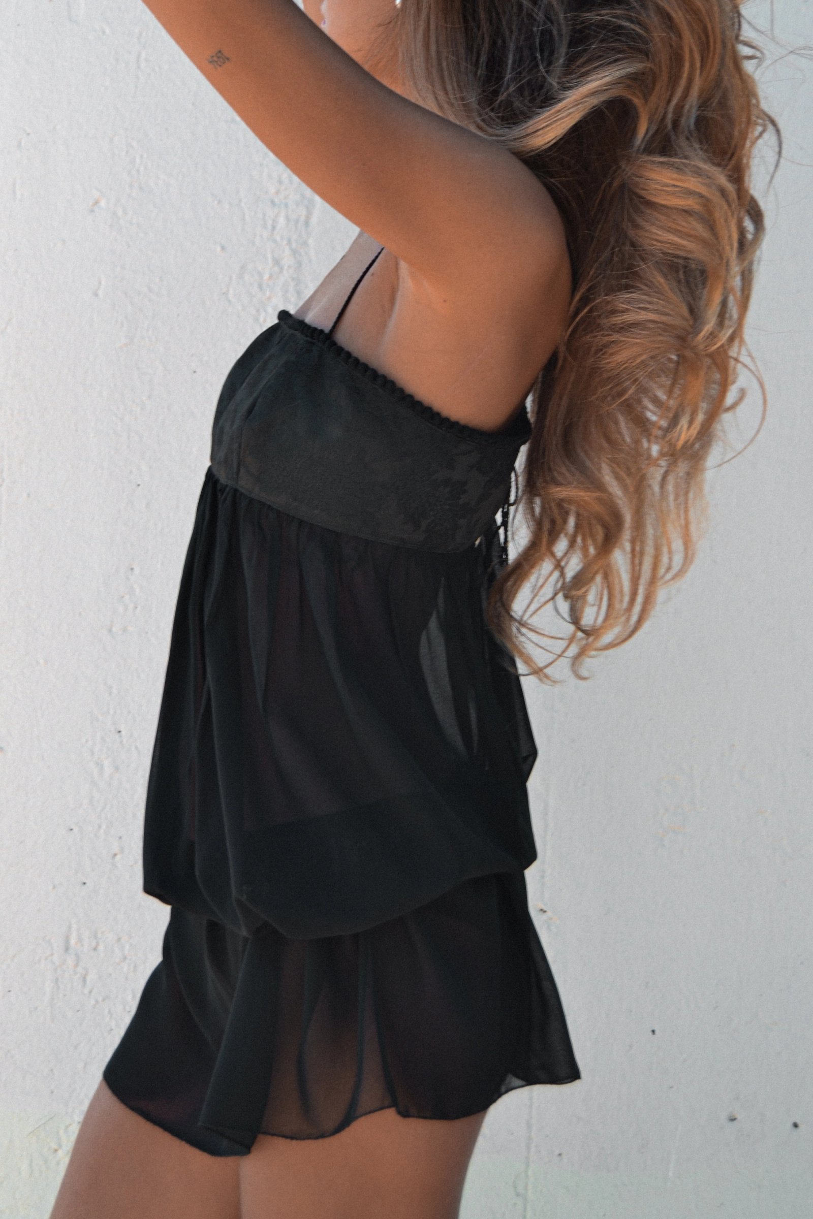 Desire Black Dress — Foto 2 de 6