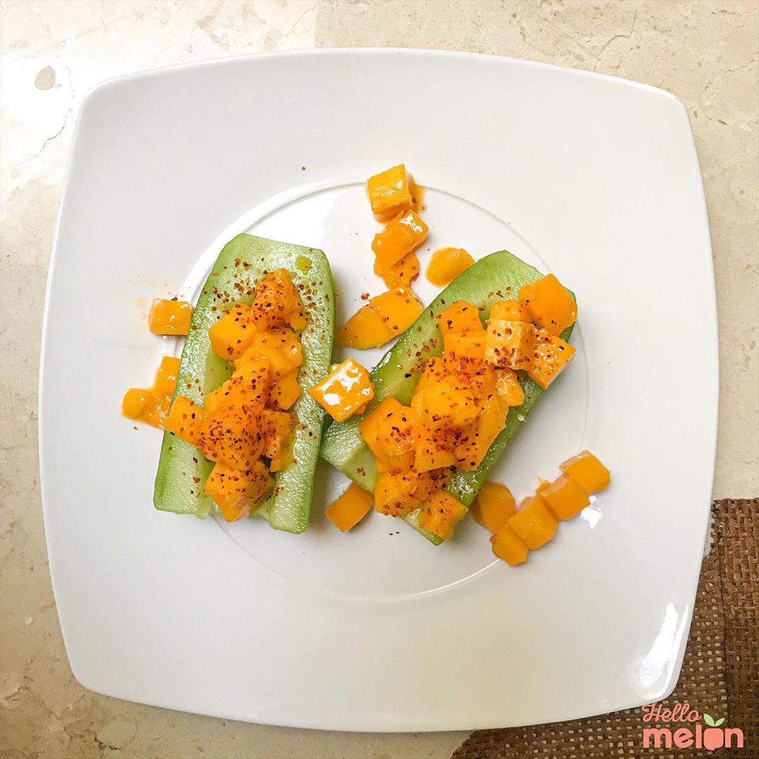 Pepinos rellenos de mango