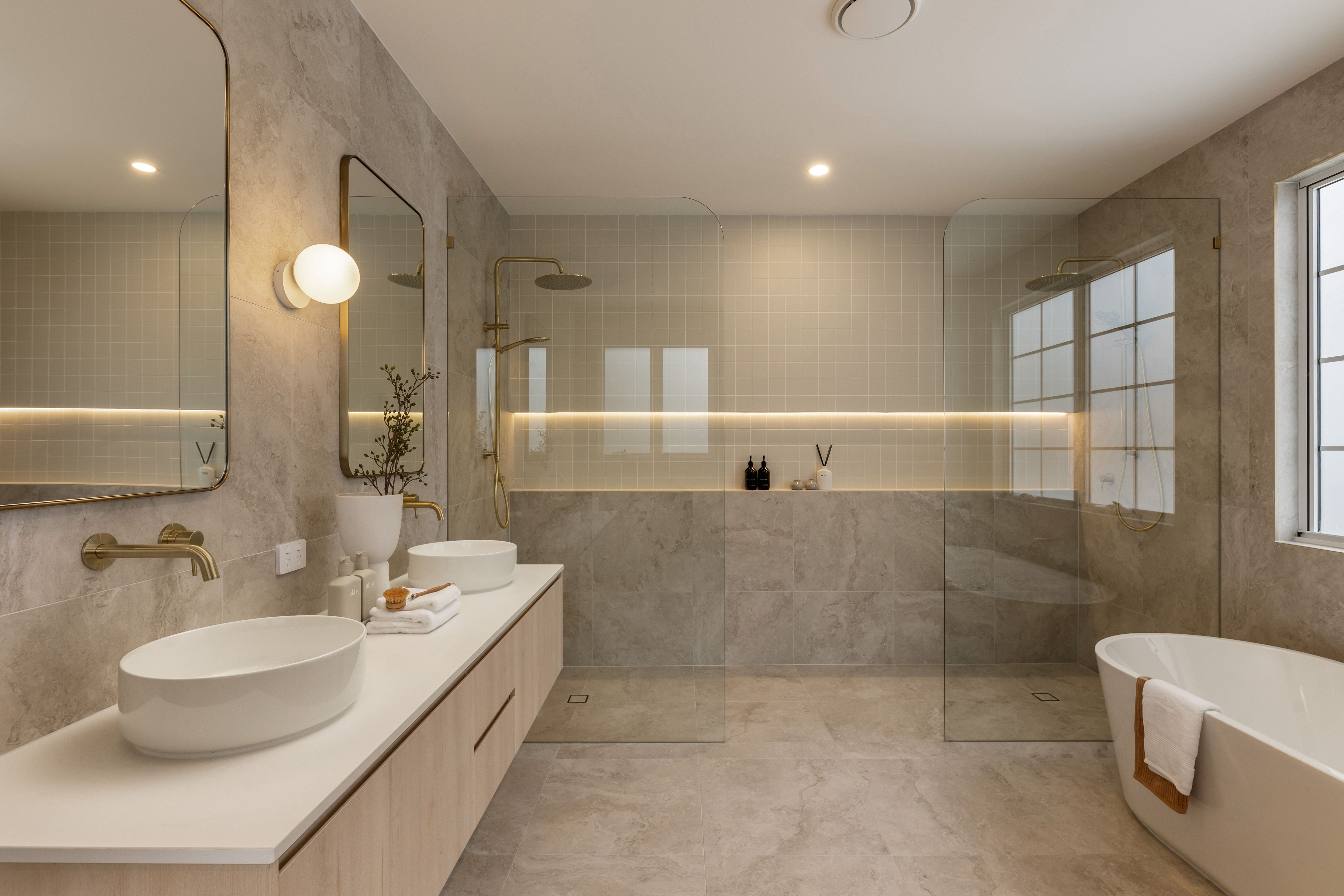 Besoke master bathroom in Tingalpa home in Brisbane built by Pilgrim Homes