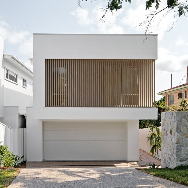 Coastal inspired luxury home design in Camp Hill, Brisbane