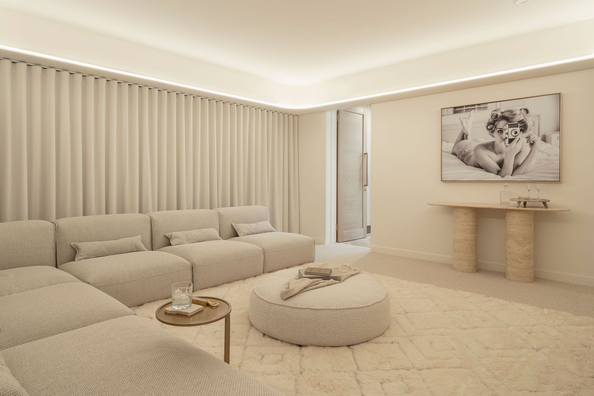 luzury custom home blinds living room