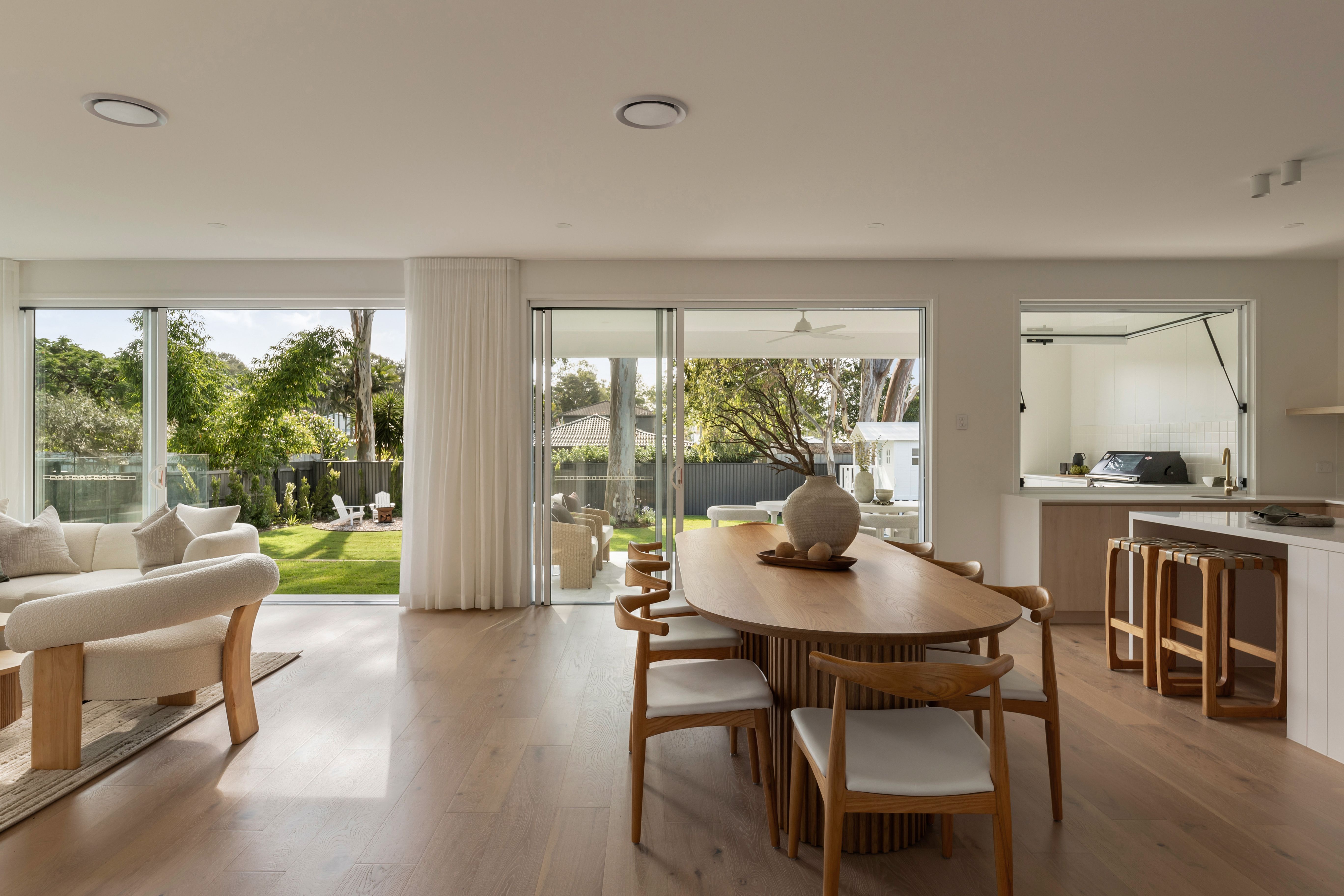 Luxury open plan living in Tingalpa home in Brisbane built by Pilgrim Homes