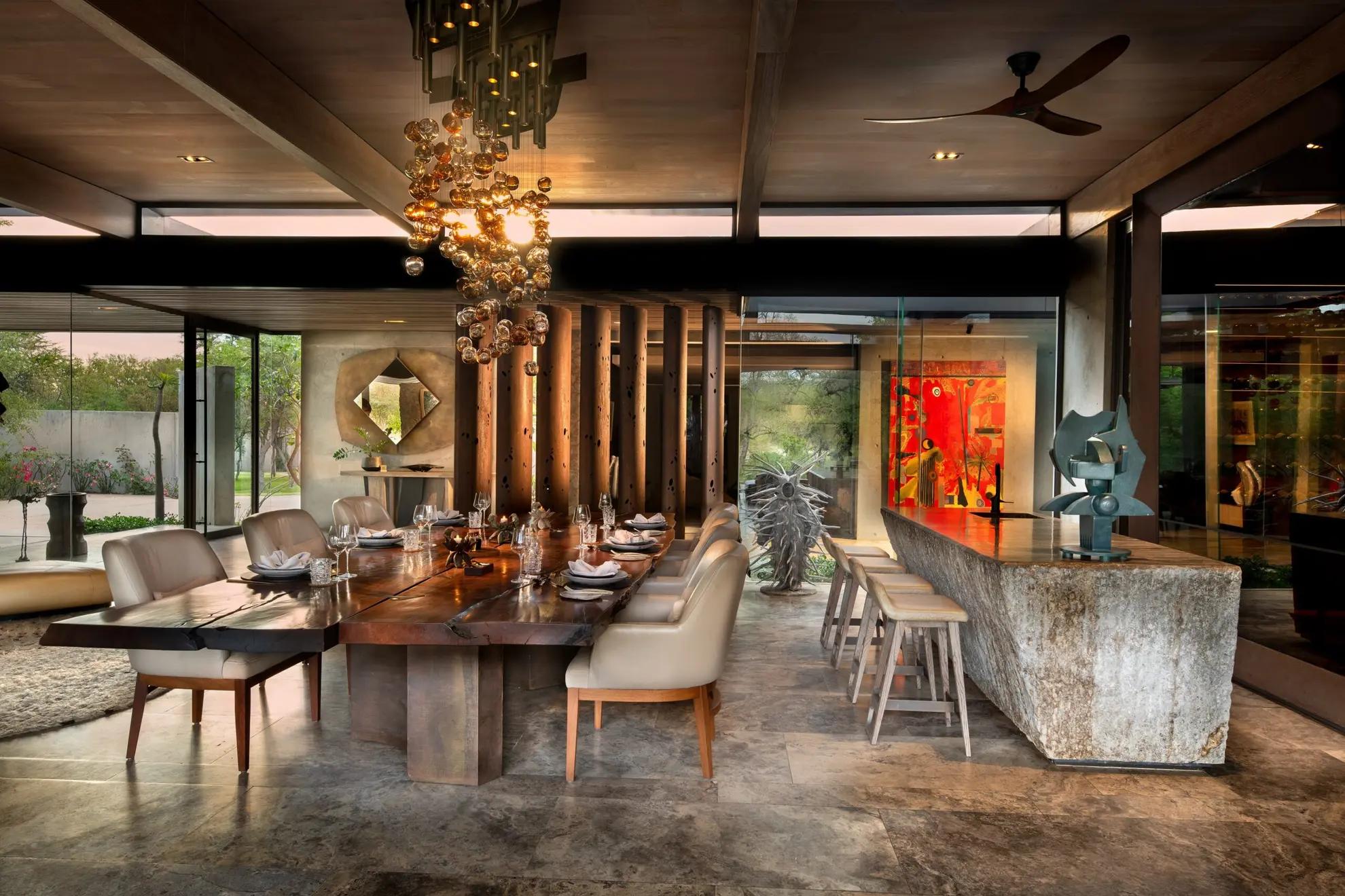 Cheetah Plains Lodge private villa dining area