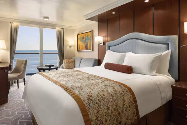 Marina Stateroom – Contemporary design with private veranda