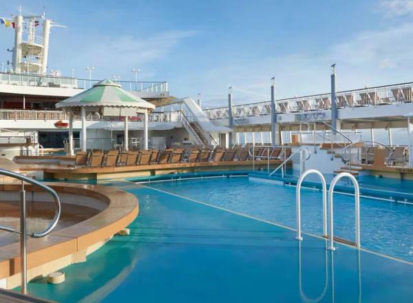 Norwegian Jade - Pool Deck