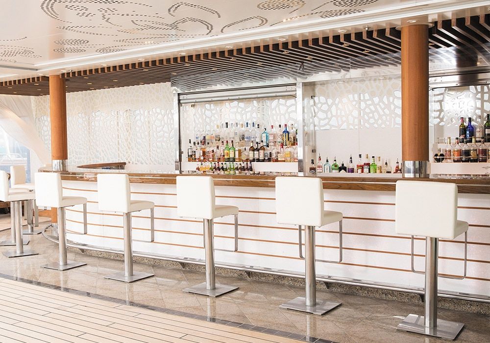 Seven Seas Mariner - Pool Bar
