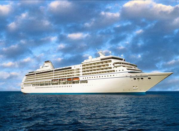 Seven Seas Mariner at Sea