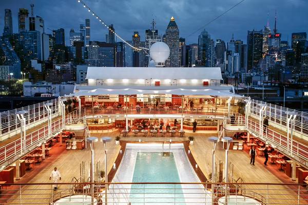 Silver Muse - Pool Deck at night