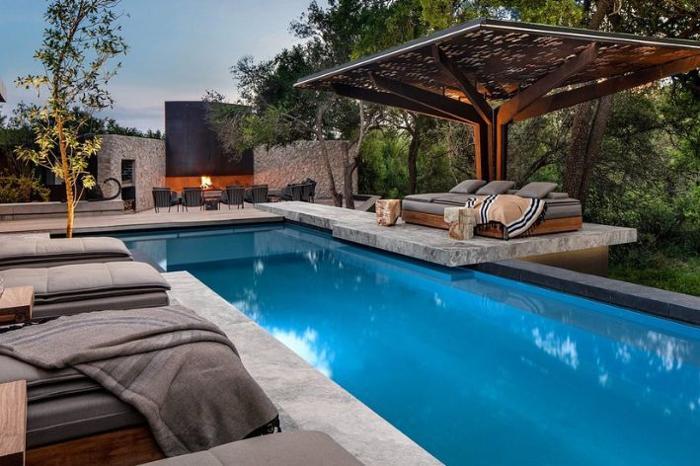 Cheetah Plains lodge poolside at dusk