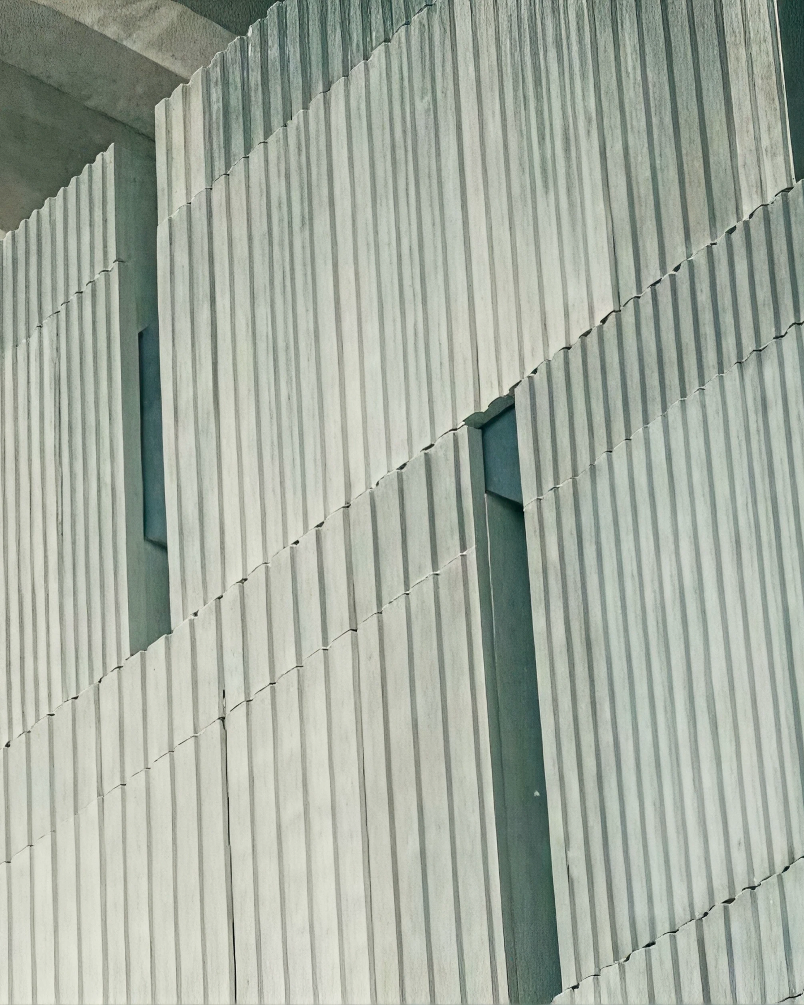 Detail of a ribbed precast concrete facade