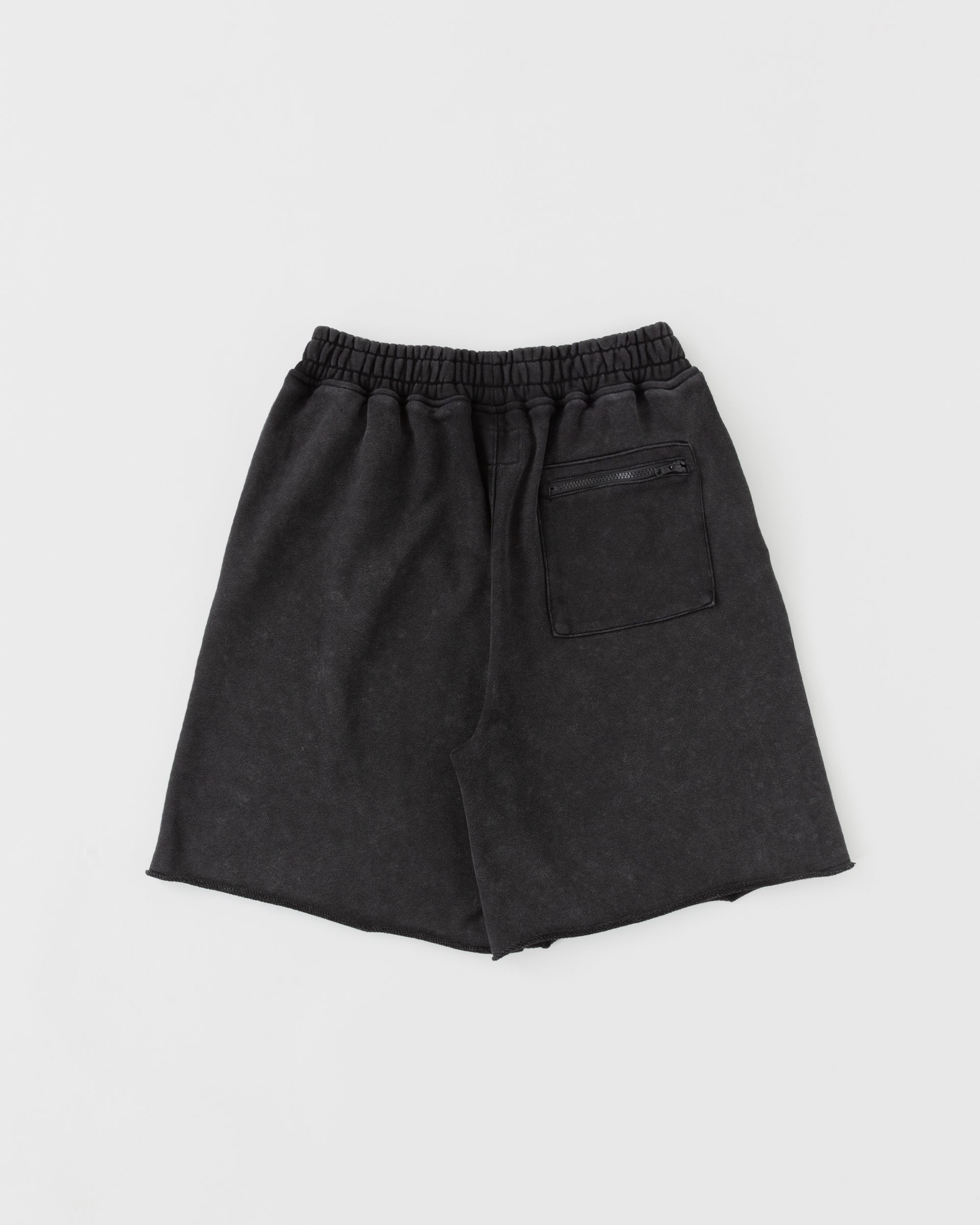WKND-W224-TUBESSHORTS-CHARCOAL