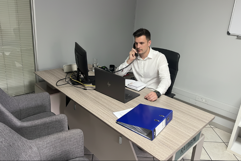 employee calling a client