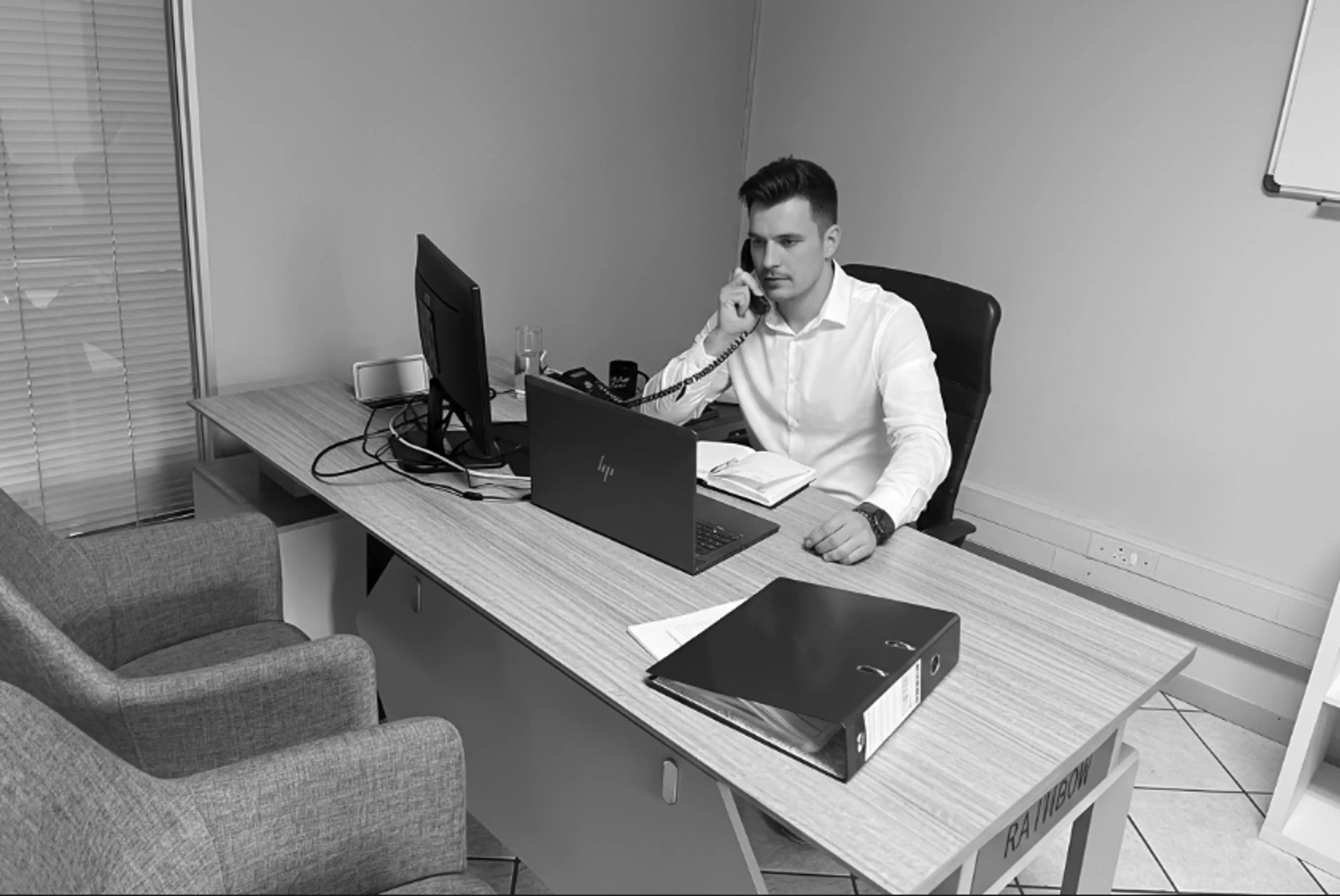 employee calling a client