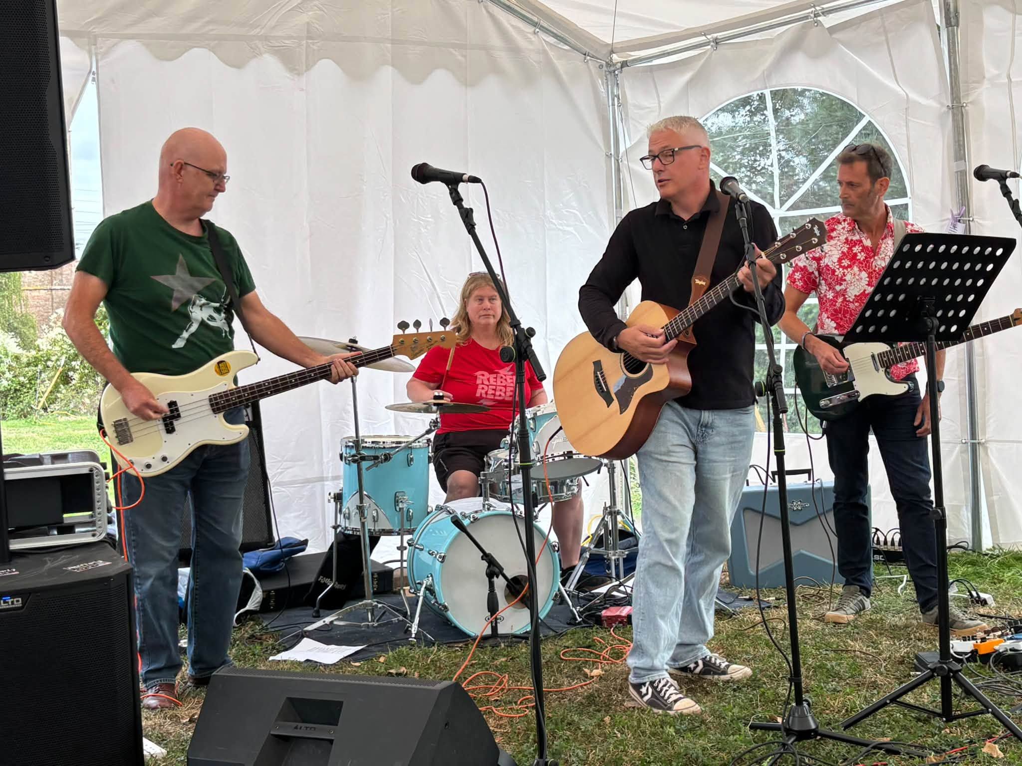 The Ecru Stretch Performing