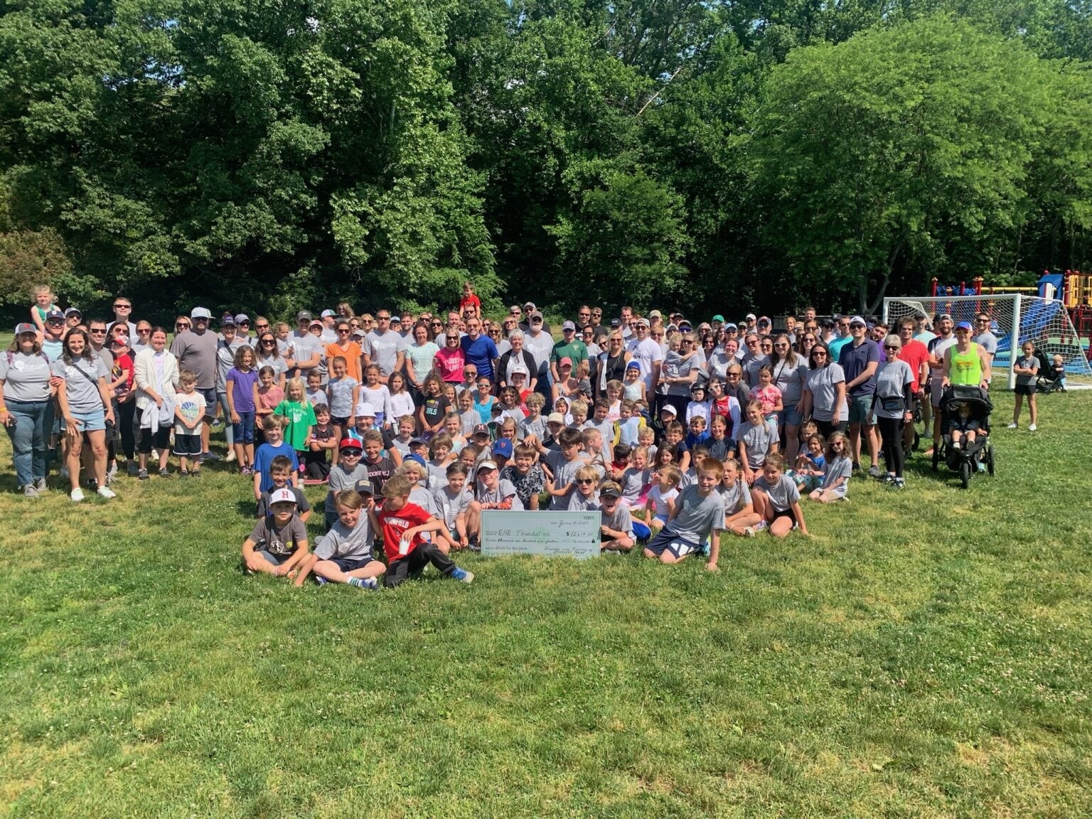 A photo with everyone at the event