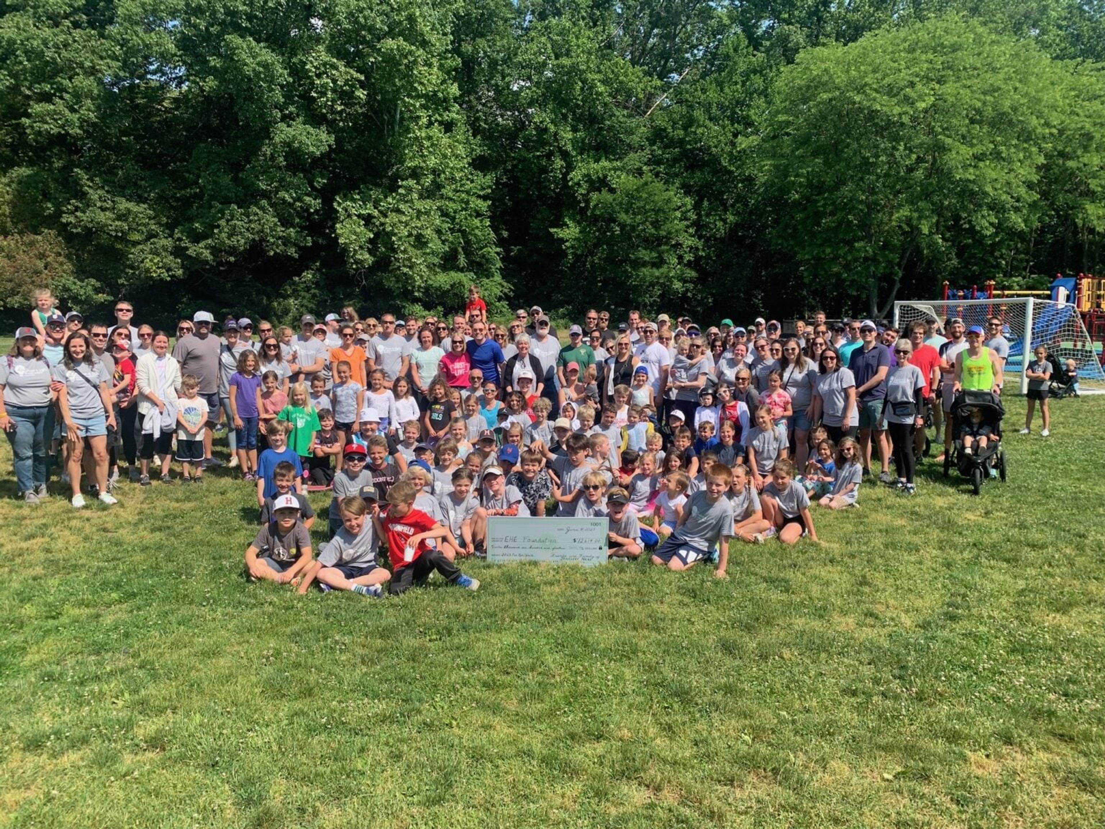A photo with everyone at the event
