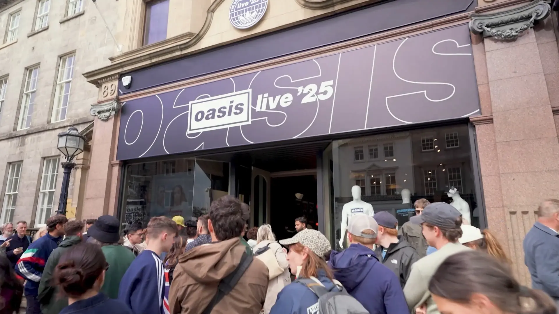 Inpost x Oasis 13