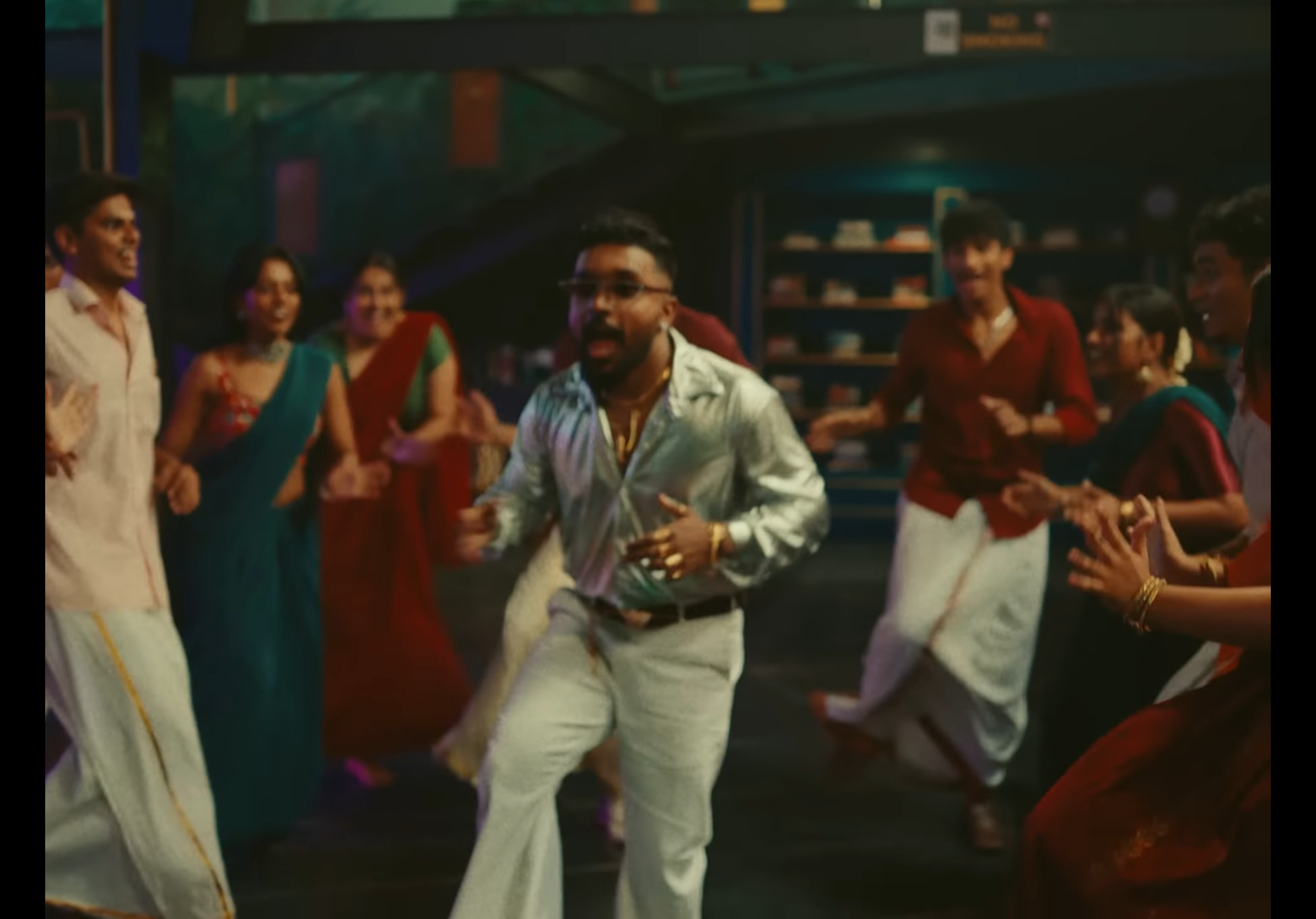 Podu Mike still 3
