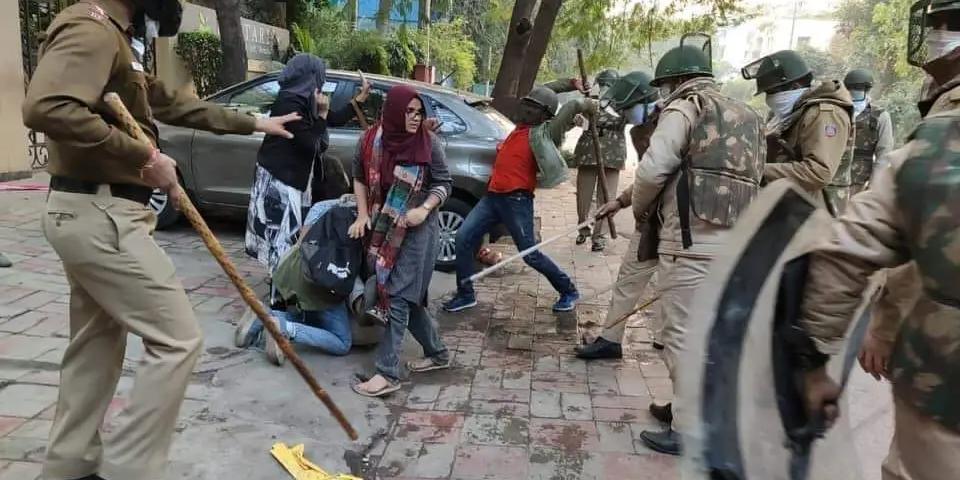 When Delhi Police protected the JMI Campus with Brutality & Force