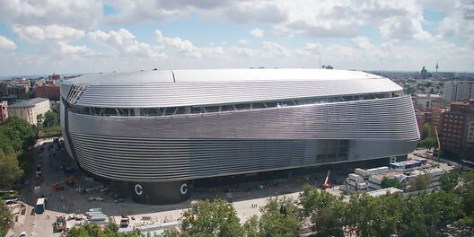 Estadio Santiago Bernabéu: Too Big a Stadium for Too Little a Club
