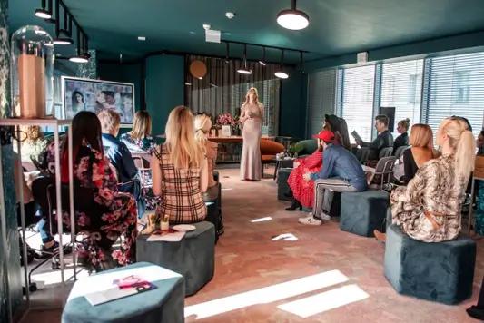 Konferencja PIKA Biżuteria w przestrzeni eventowej The Nest