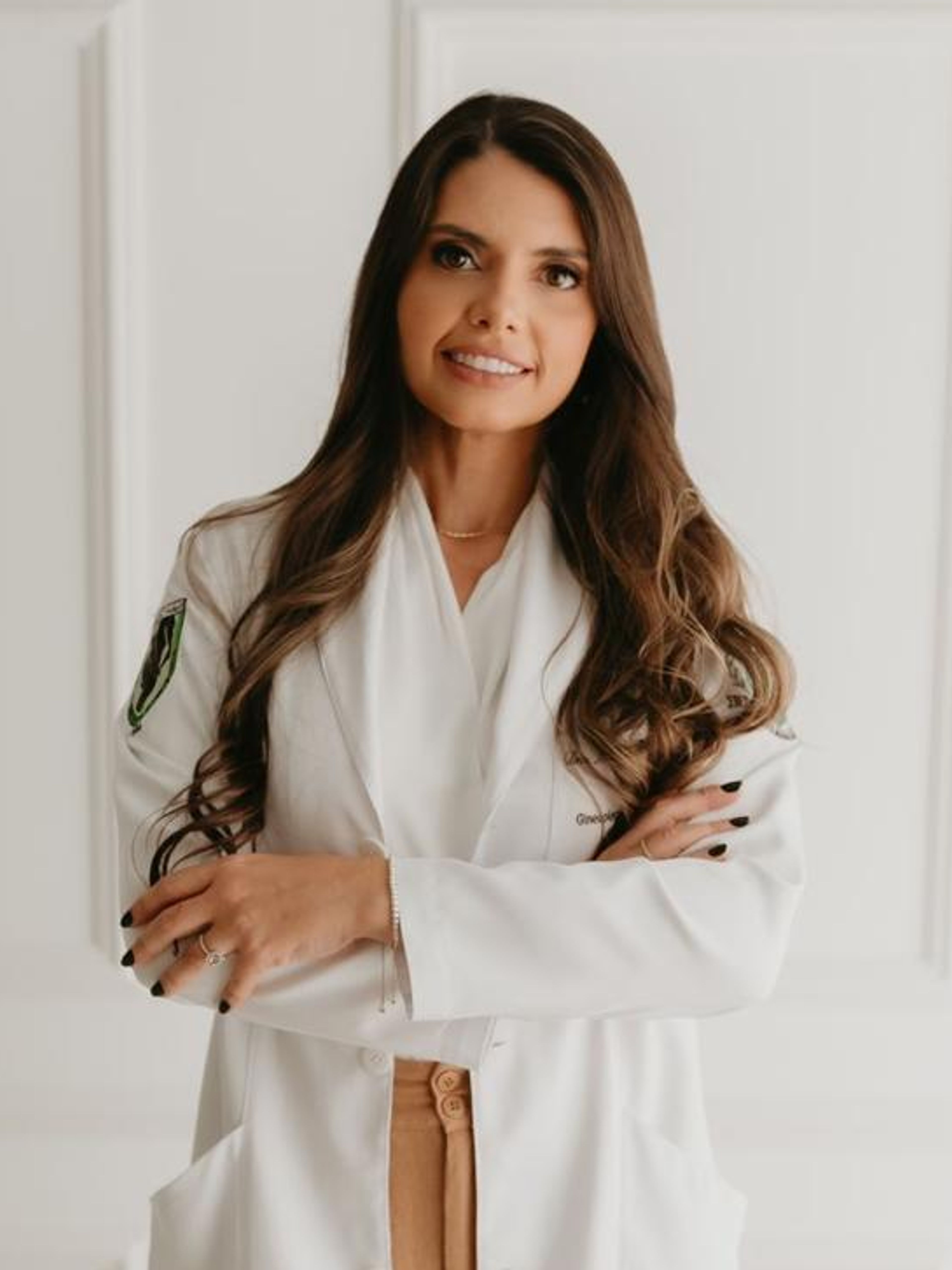 Dra. ALINE ARAÚJO FAZENDA