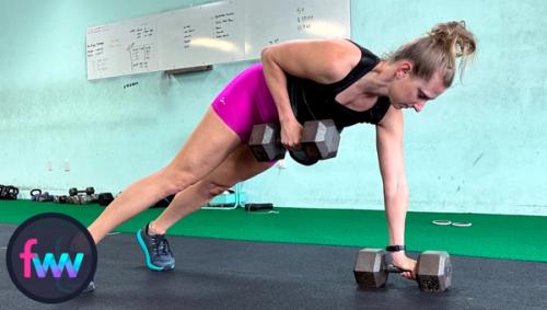 Kindal keeping her legs tight and her abs tight and on top of that giving the dumbbell a really good pull for a full row.