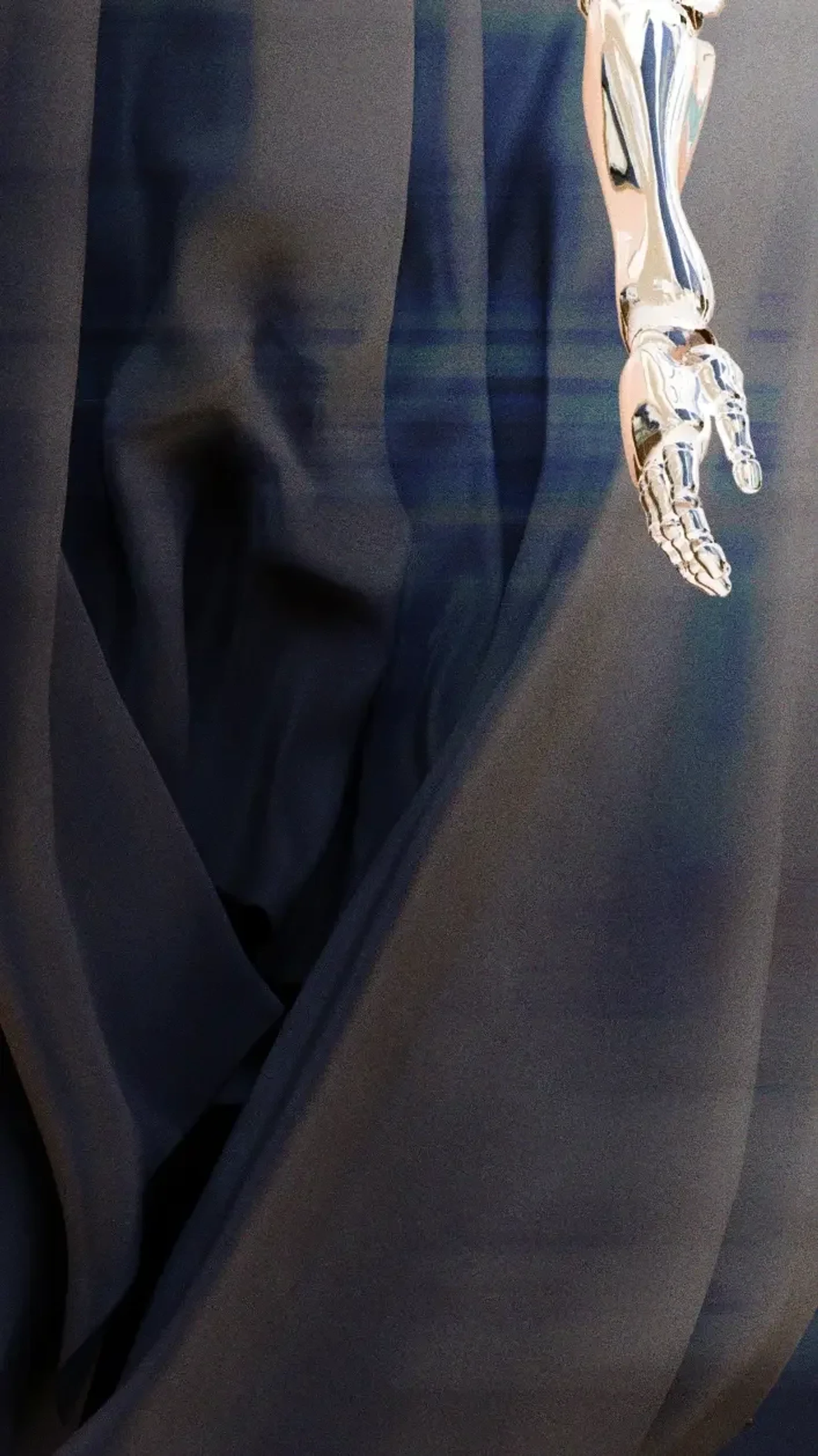 Robot chrome 3D · image 3