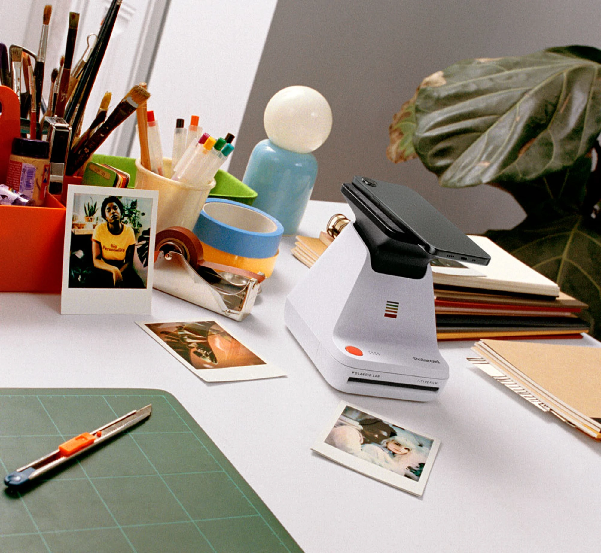 Turn digital pics into iconic Polaroid photos.
