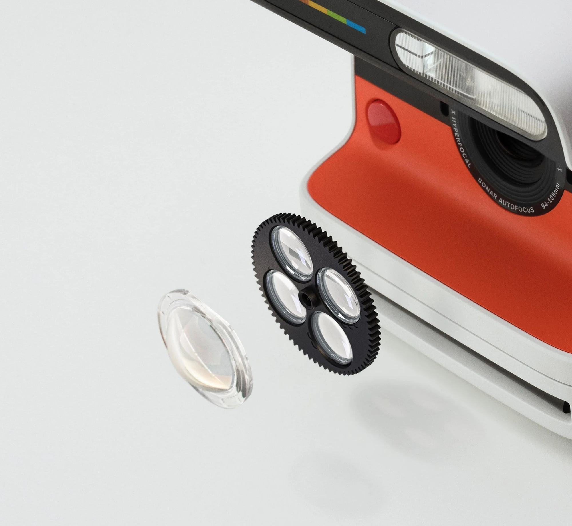 Hyperfocal 4 lens system for beautifully sharp shots.