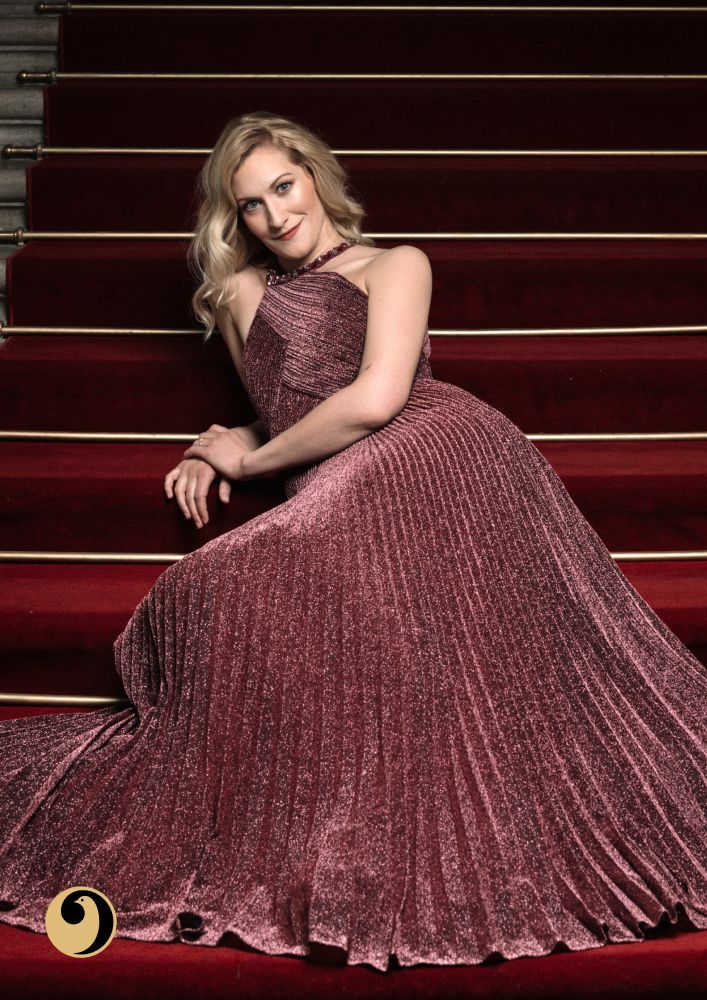 Arnheiður Eiríksdóttir sings Mahler