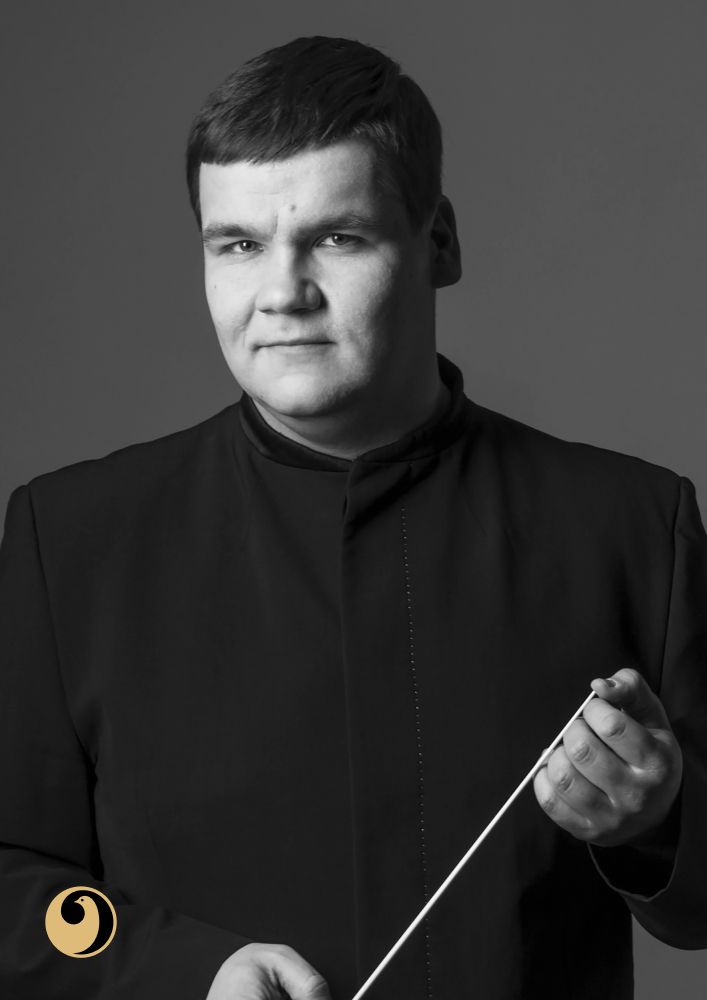 Poga Conducts Shostakovich